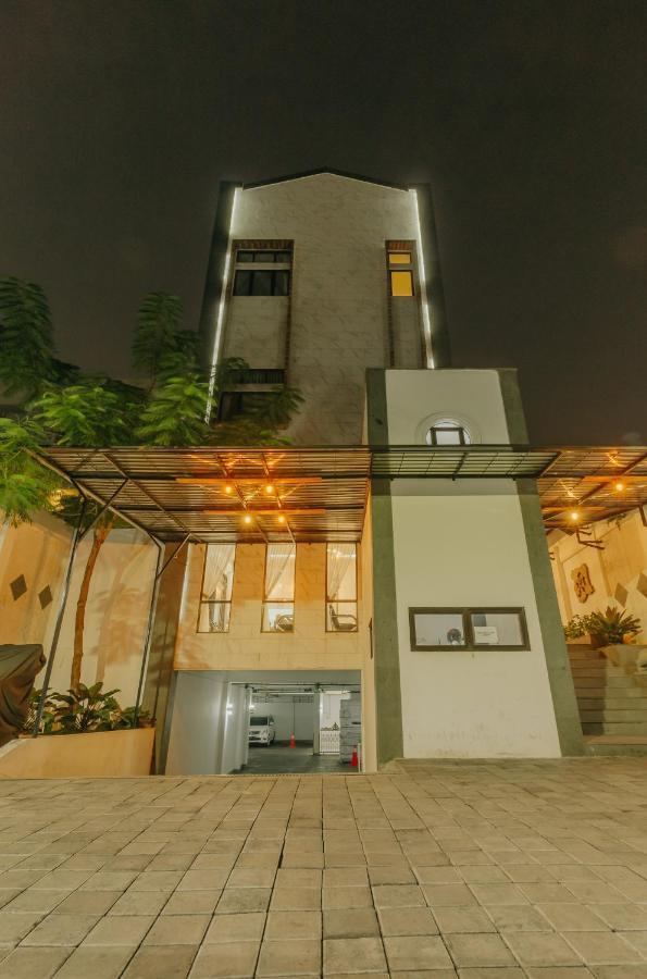 Urbanest Inn House Slipi Yakarta Exterior foto