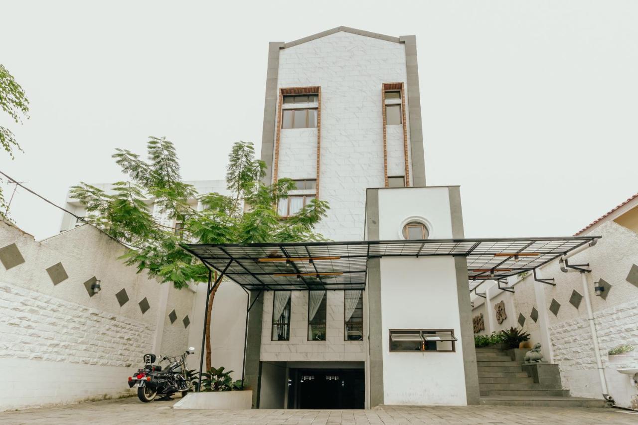 Urbanest Inn House Slipi Yakarta Exterior foto