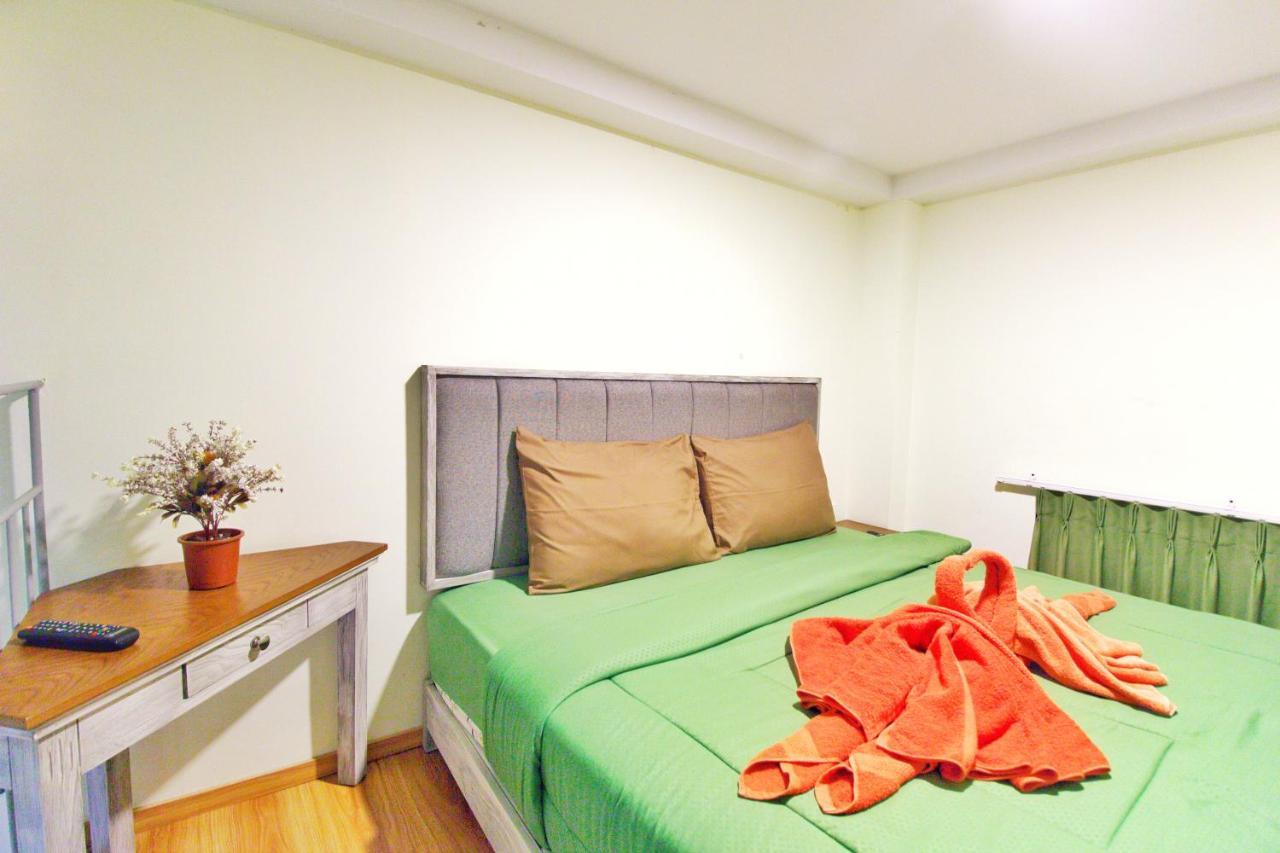 Urbanest Inn House Slipi Yakarta Habitación foto